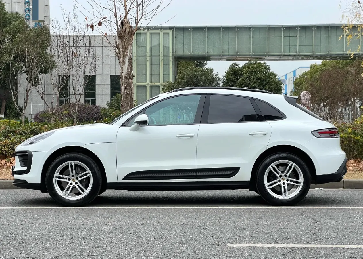 2022 Porsche Macan 2.0T 265HP L4 7DCT,autocango,china used car exporter,china ev exporter,chinese used car exporter,chinese used ev exporter