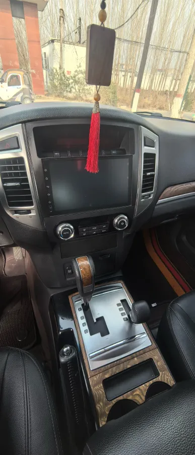 2016 Mitsubishi Pajero 3.0L 174HP V6 5AT,autocango,china used car exporter,china ev exporter,chinese used car exporter,chinese used ev exporter