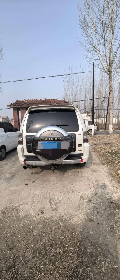 2016 Mitsubishi Pajero 3.0L 174HP V6 5AT,autocango,china used car exporter,china ev exporter,chinese used car exporter,chinese used ev exporter
