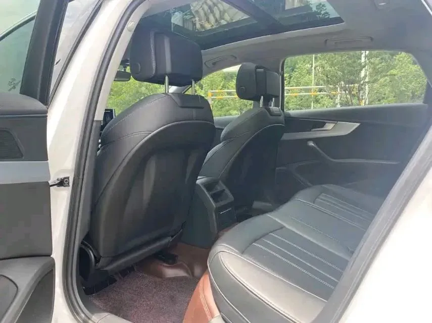 2022 Audi A4L 2.0T 190HP L4 7DCT,autocango,china used car exporter,china ev exporter,chinese used car exporter,chinese used ev exporter