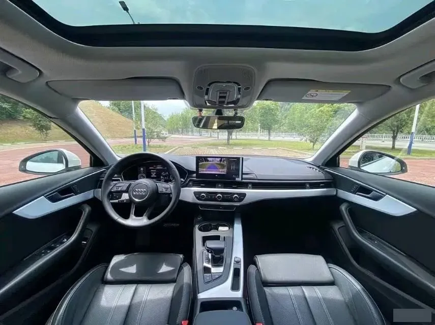 2022 Audi A4L 2.0T 190HP L4 7DCT,autocango,china used car exporter,china ev exporter,chinese used car exporter,chinese used ev exporter