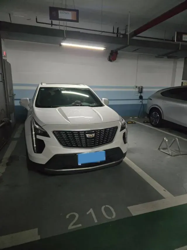 2020 Cadillac XT4 2.0T 241HP L4 9AT,autocango,china used car exporter,china ev exporter,chinese used car exporter,chinese used ev exporter