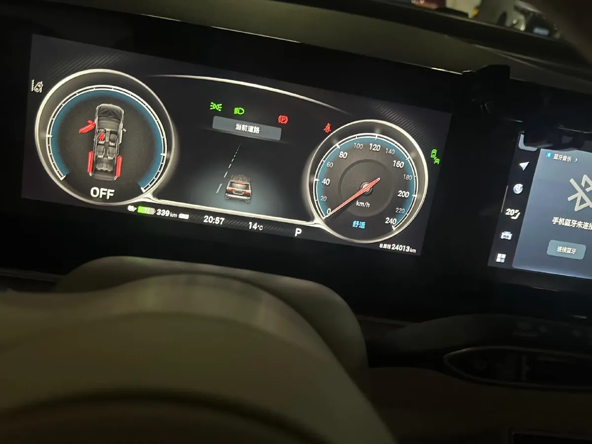 2022 Voyah Dream BEV 108.7KWH,autocango,china used car exporter,china ev exporter,chinese used car exporter,chinese used ev exporter