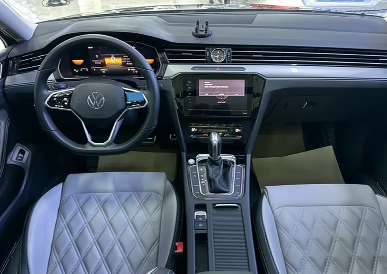 2023 Volkswagen Magotan 2.0T 186HP L4 7DCT,autocango,china used car exporter,china ev exporter,chinese used car exporter,chinese used ev exporter