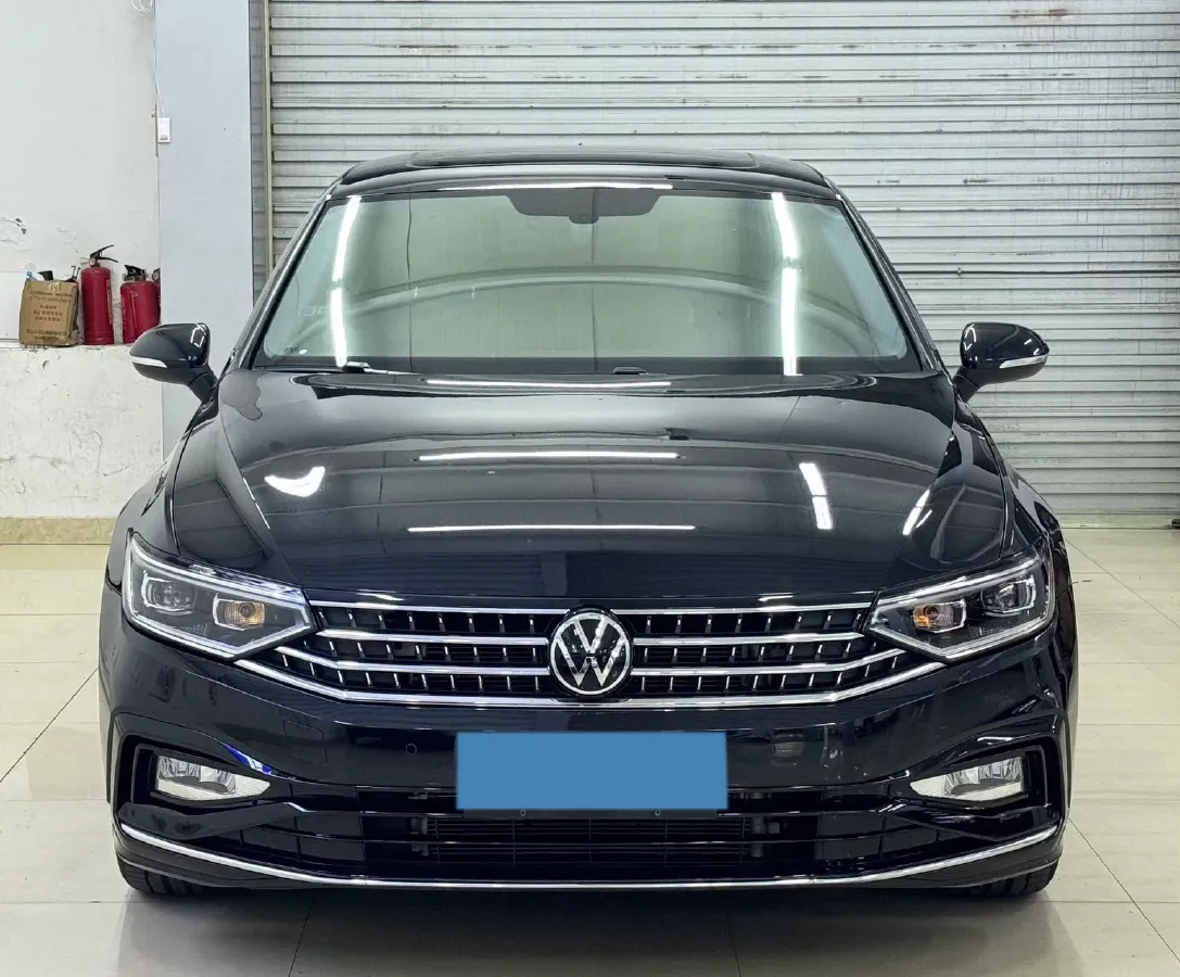 2023 Volkswagen Magotan 2.0T 186HP L4 7DCT,autocango,china used car exporter,china ev exporter,chinese used car exporter,chinese used ev exporter