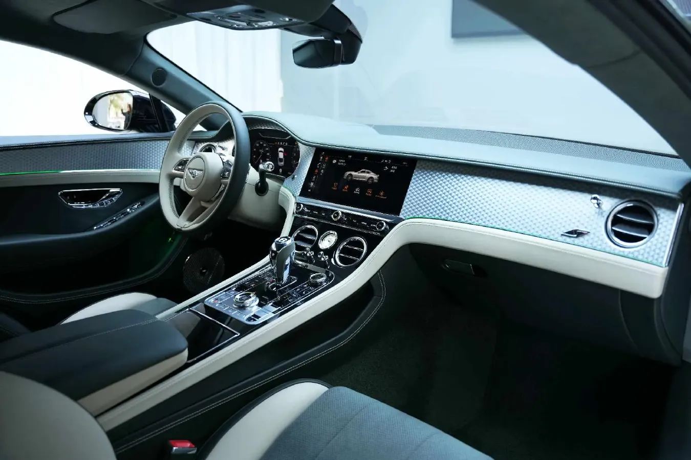 2023 Bentley Continental 4.0T 549HP V8 8DCT,autocango,china used car exporter,china ev exporter,chinese used car exporter,chinese used ev exporter