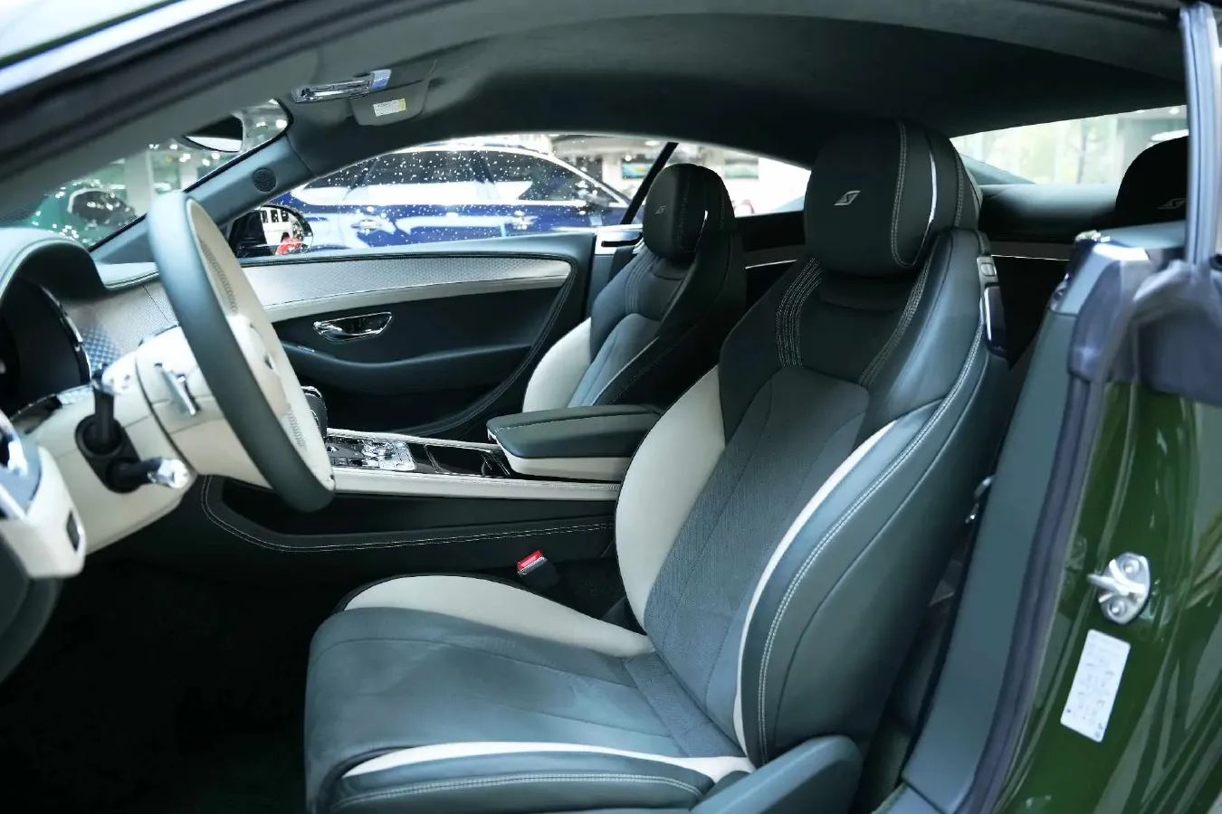 2023 Bentley Continental 4.0T 549HP V8 8DCT,autocango,china used car exporter,china ev exporter,chinese used car exporter,chinese used ev exporter