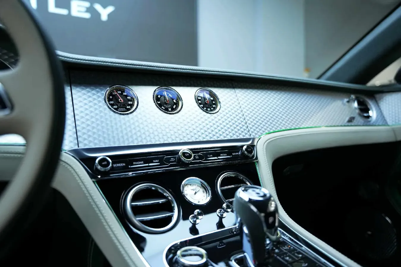 2023 Bentley Continental 4.0T 549HP V8 8DCT,autocango,china used car exporter,china ev exporter,chinese used car exporter,chinese used ev exporter