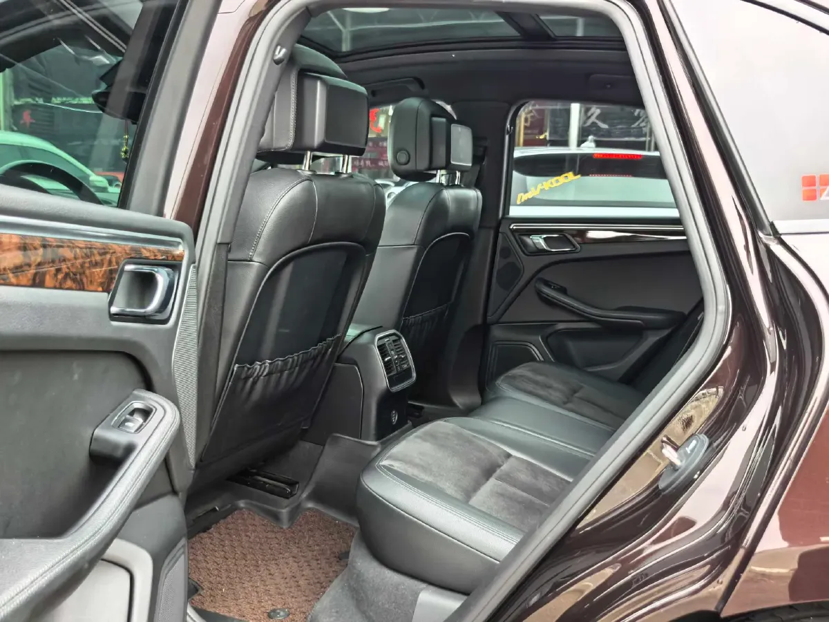 2017 Porsche Macan 2.0T 252HP L4 7DCT,autocango,china used car exporter,china ev exporter,chinese used car exporter,chinese used ev exporter