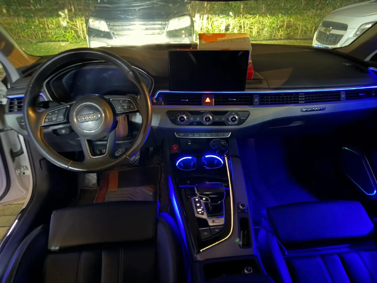 2020 Audi A4L 2.0T 190HP L4 7DCT,autocango,china used car exporter,china ev exporter,chinese used car exporter,chinese used ev exporter