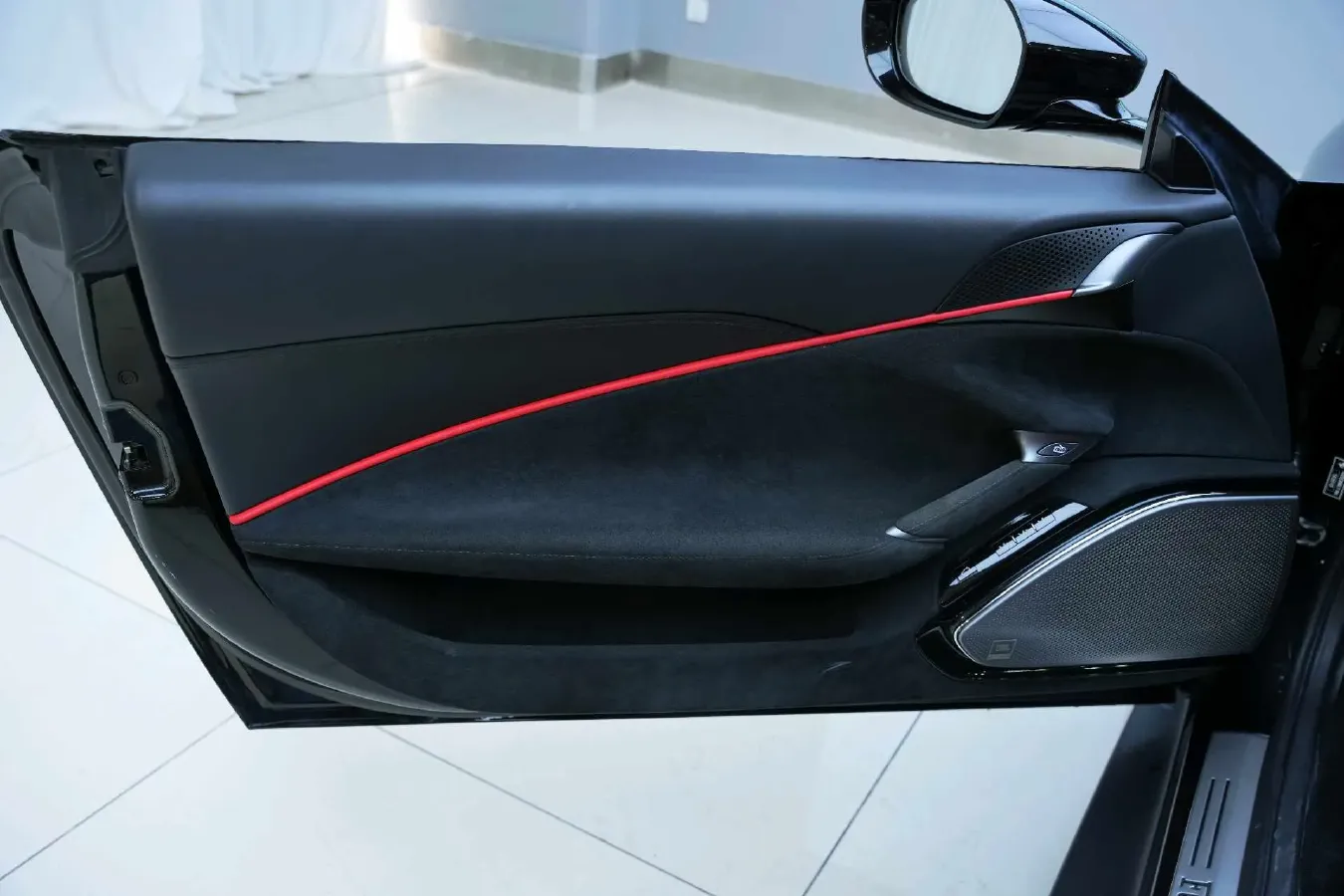 2020 Ferrari Roma 3.9T 620HP V8 8DCT,autocango,china used car exporter,china ev exporter,chinese used car exporter,chinese used ev exporter