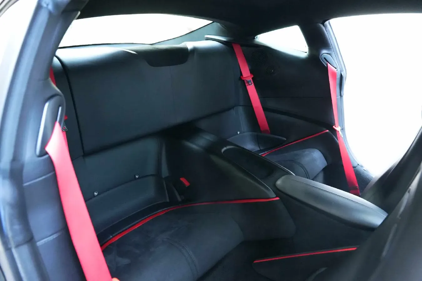 2020 Ferrari Roma 3.9T 620HP V8 8DCT,autocango,china used car exporter,china ev exporter,chinese used car exporter,chinese used ev exporter