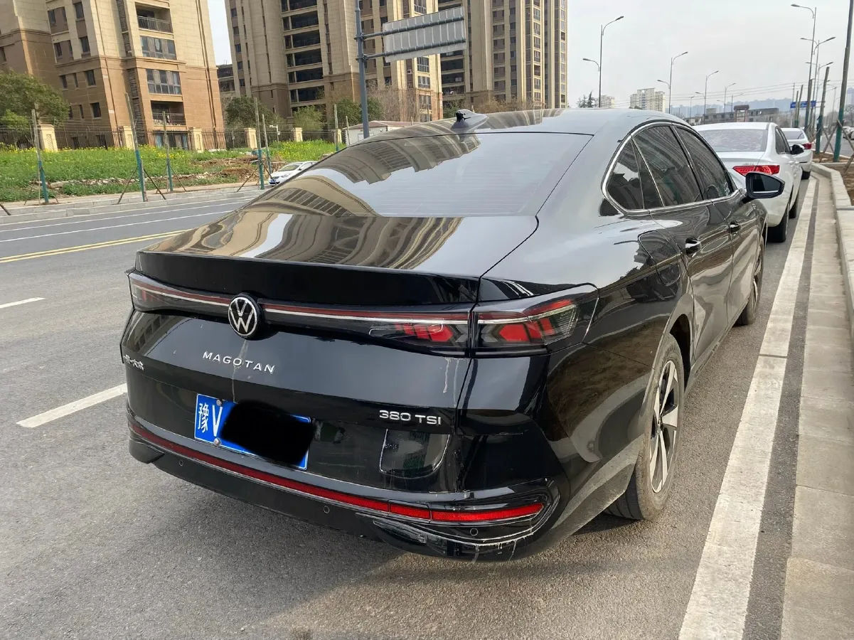 2024 Volkswagen Magotan 2.0T 220HP L4 7DCT,autocango,china used car exporter,china ev exporter,chinese used car exporter,chinese used ev exporter