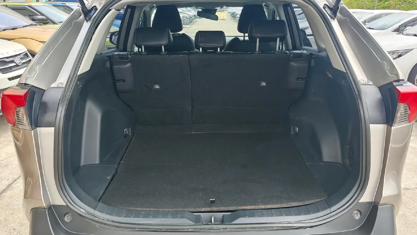 2020 Toyota RAV4 2.0L 171HP L4 CVT,autocango,china used car exporter,china ev exporter,chinese used car exporter,chinese used ev exporter