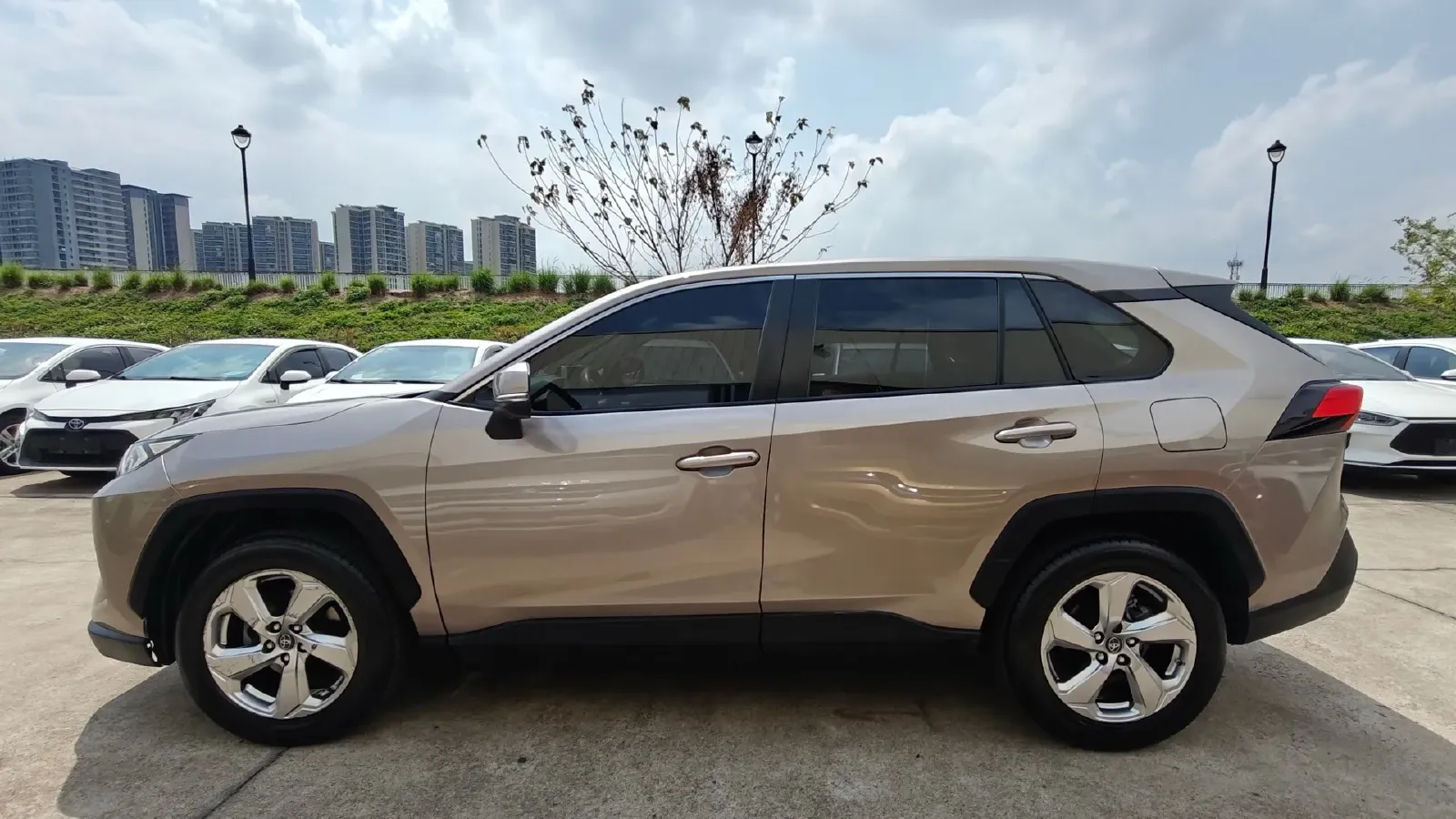 2020 Toyota RAV4 2.0L 171HP L4 CVT,autocango,china used car exporter,china ev exporter,chinese used car exporter,chinese used ev exporter