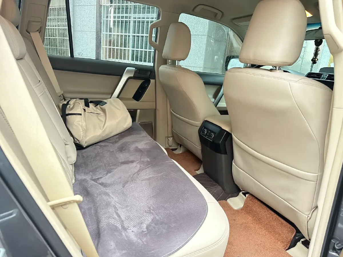 2019 Land Rover Range Rover Velar 2.0T 300HP L4 8AT,autocango,china used car exporter,china ev exporter,chinese used car exporter,chinese used ev exporter