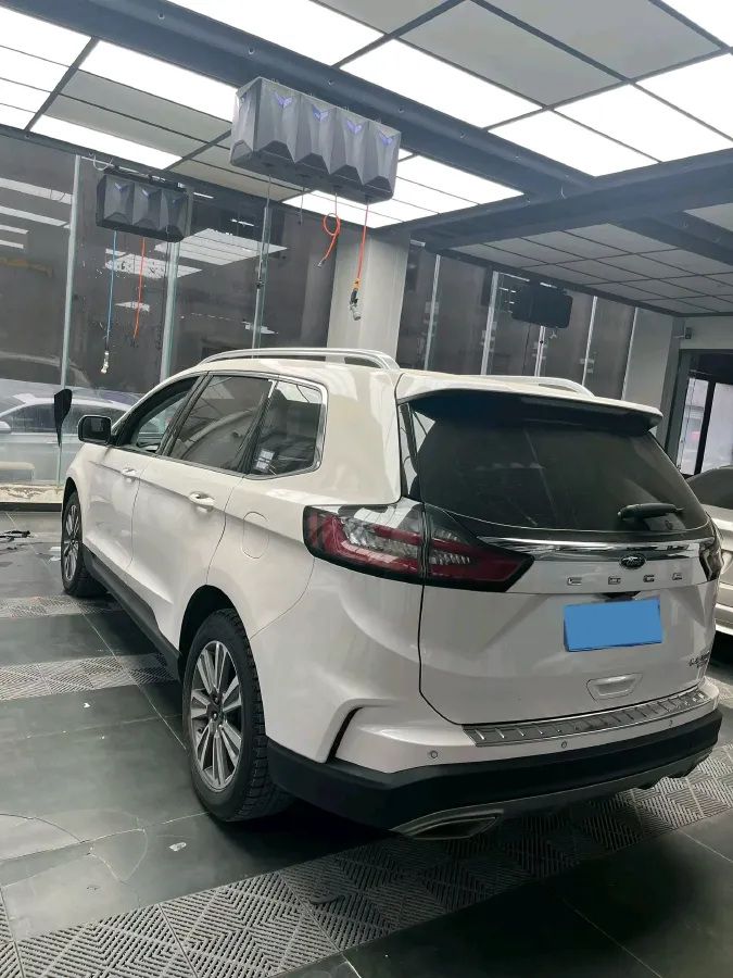 2021 Ford Edge 2.0T 245HP L4 8AT,autocango,china used car exporter,china ev exporter,chinese used car exporter,chinese used ev exporter