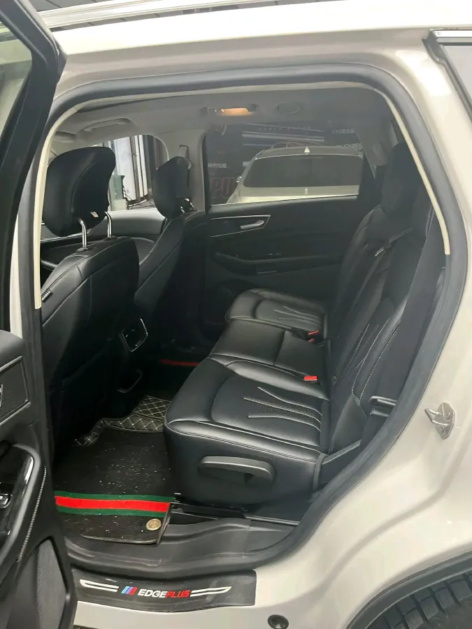 2021 Ford Edge 2.0T 245HP L4 8AT,autocango,china used car exporter,china ev exporter,chinese used car exporter,chinese used ev exporter