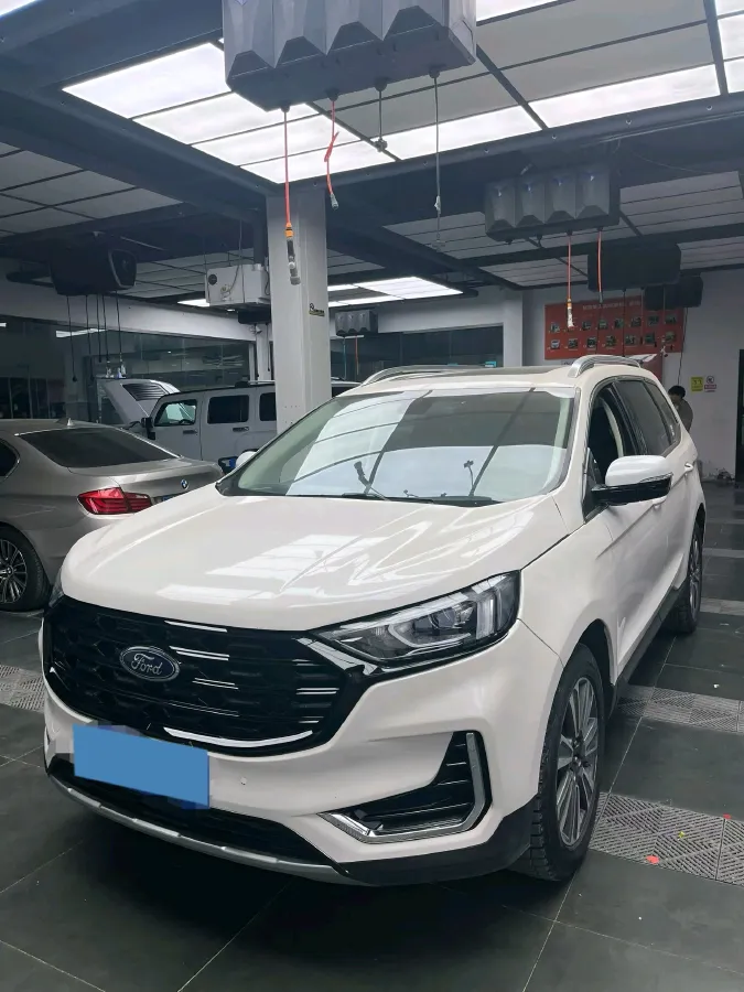 2021 Ford Edge 2.0T 245HP L4 8AT,autocango,china used car exporter,china ev exporter,chinese used car exporter,chinese used ev exporter