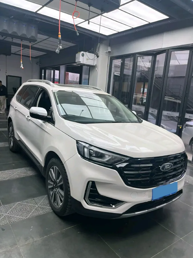 2021 Ford Edge 2.0T 245HP L4 8AT,autocango,china used car exporter,china ev exporter,chinese used car exporter,chinese used ev exporter
