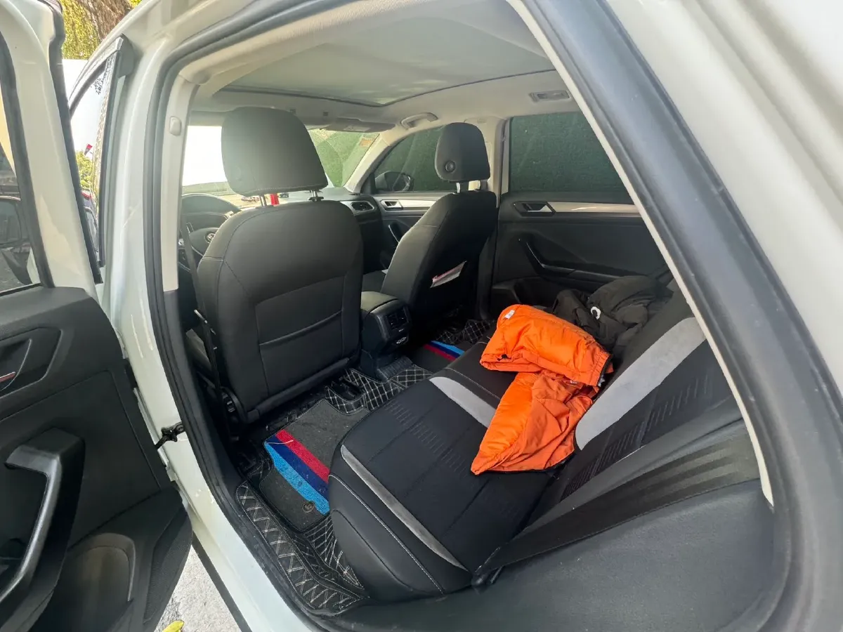 2020 Volkswagen T-Roc 1.4T 150HP L4 7DCT,autocango,china used car exporter,china ev exporter,chinese used car exporter,chinese used ev exporter