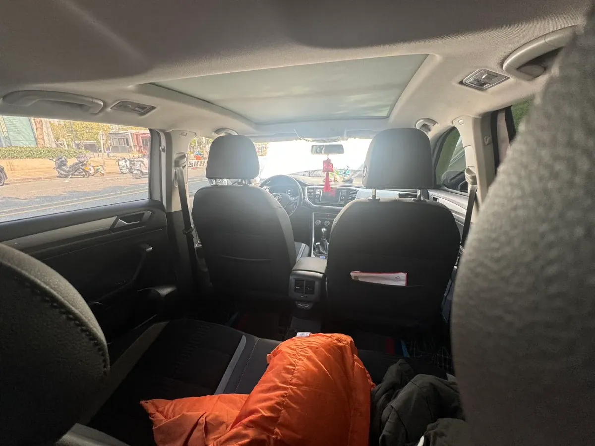 2020 Volkswagen T-Roc 1.4T 150HP L4 7DCT,autocango,china used car exporter,china ev exporter,chinese used car exporter,chinese used ev exporter