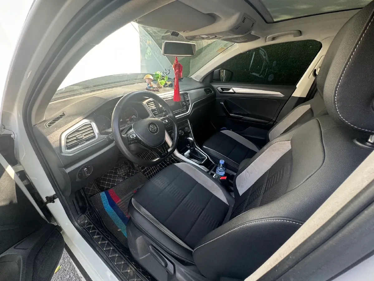 2020 Volkswagen T-Roc 1.4T 150HP L4 7DCT,autocango,china used car exporter,china ev exporter,chinese used car exporter,chinese used ev exporter