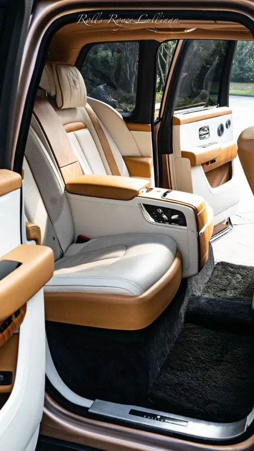 2018 Rolls-Royce Cullinan 6.7T 571HP V12 8AT,autocango,china used car exporter,china ev exporter,chinese used car exporter,chinese used ev exporter