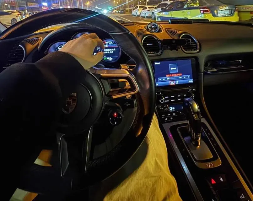 2019 Porsche 718 2.0T 300HP H4 7DCT,autocango,china used car exporter,china ev exporter,chinese used car exporter,chinese used ev exporter