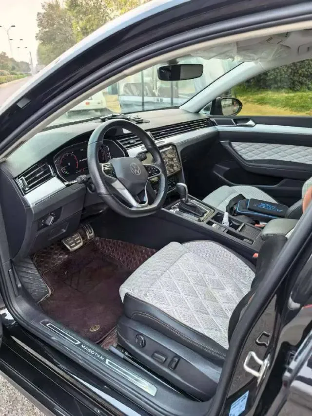 2023 Volkswagen Magotan 2.0T 186HP L4 7DCT,autocango,china used car exporter,china ev exporter,chinese used car exporter,chinese used ev exporter
