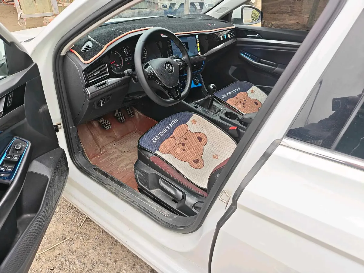 2019 MAXUS XinTu V80 2.5T 136HP L4 6MT,autocango,china used car exporter,china ev exporter,chinese used car exporter,chinese used ev exporter