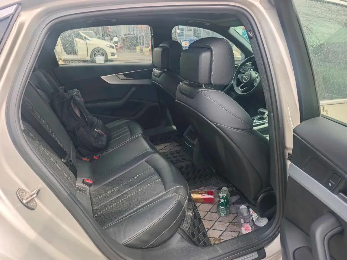 2023 Audi A4L 2.0T 190HP L4 7DCT,autocango,china used car exporter,china ev exporter,chinese used car exporter,chinese used ev exporter