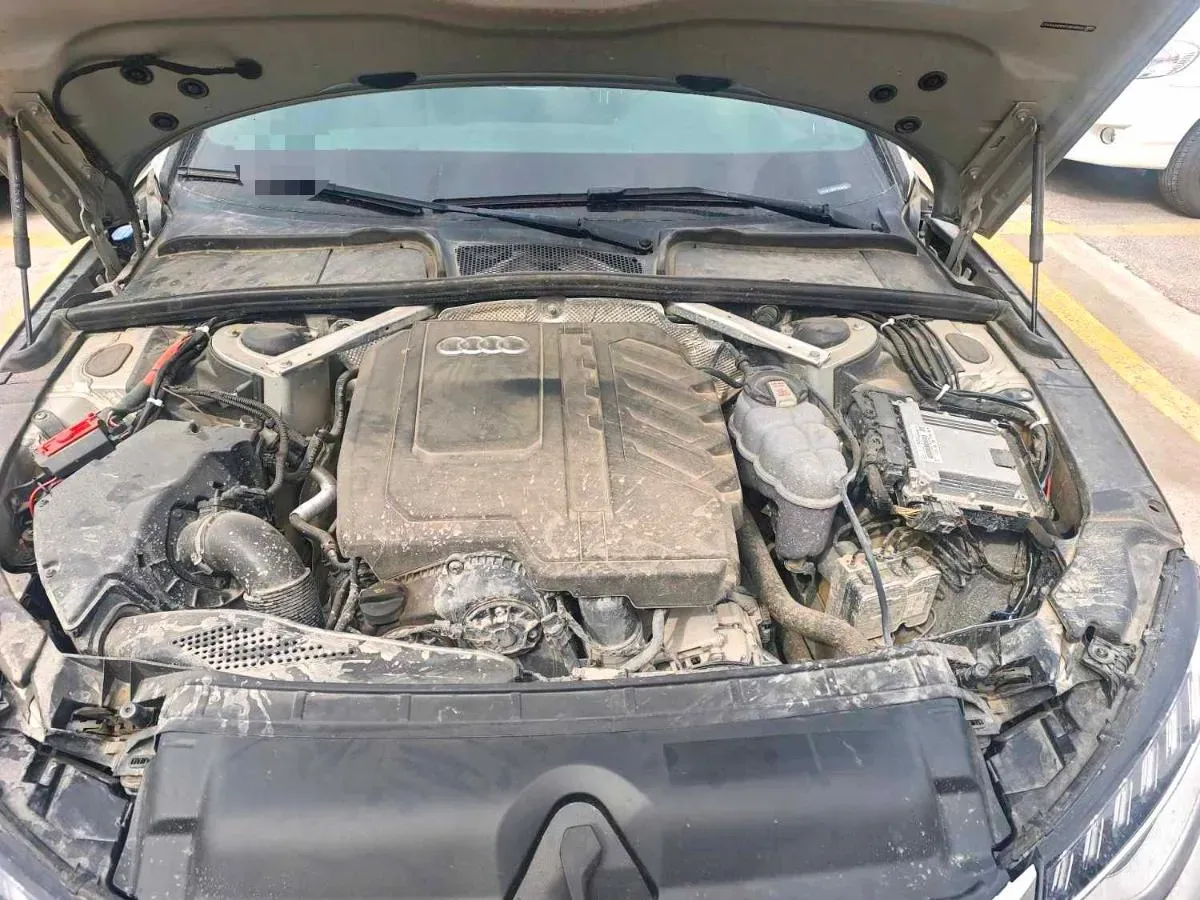 2023 Audi A4L 2.0T 190HP L4 7DCT,autocango,china used car exporter,china ev exporter,chinese used car exporter,chinese used ev exporter