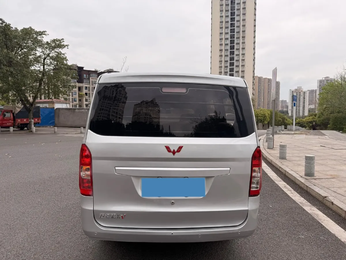 2016 WuLing RongGuang V 1.5L 112HP L4 5MT,autocango,china used car exporter,china ev exporter,chinese used car exporter,chinese used ev exporter