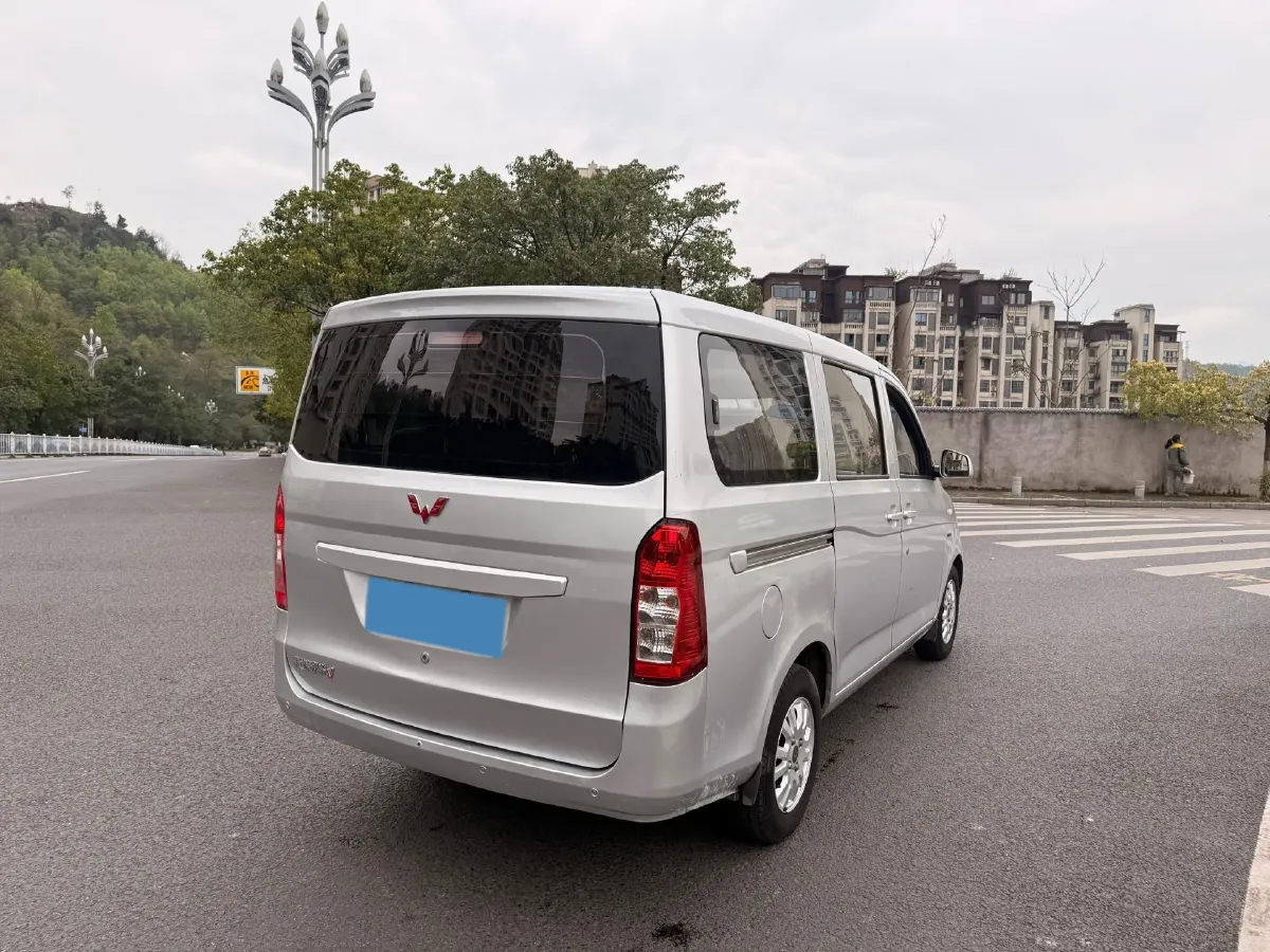 2016 WuLing RongGuang V 1.5L 112HP L4 5MT,autocango,china used car exporter,china ev exporter,chinese used car exporter,chinese used ev exporter