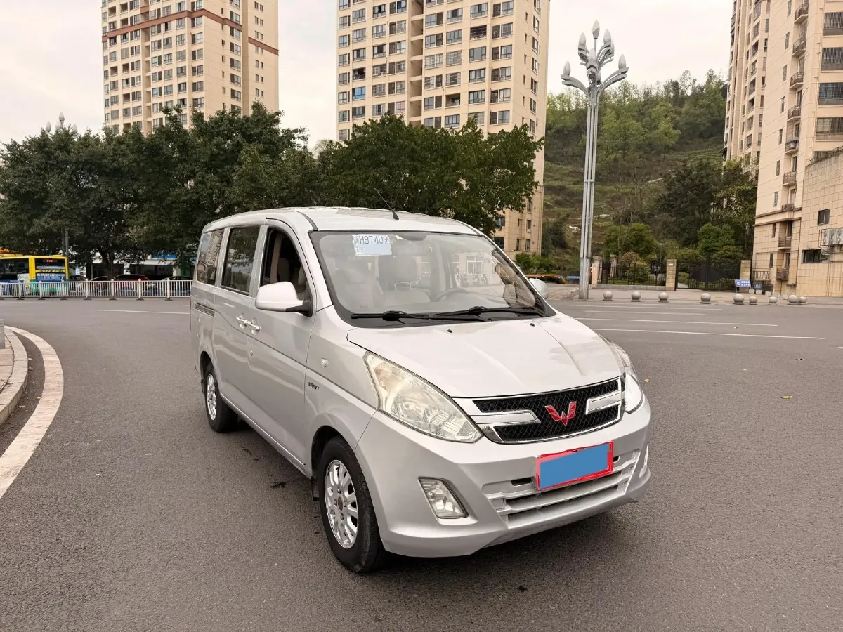 2016 WuLing RongGuang V 1.5L 112HP L4 5MT,autocango,china used car exporter,china ev exporter,chinese used car exporter,chinese used ev exporter