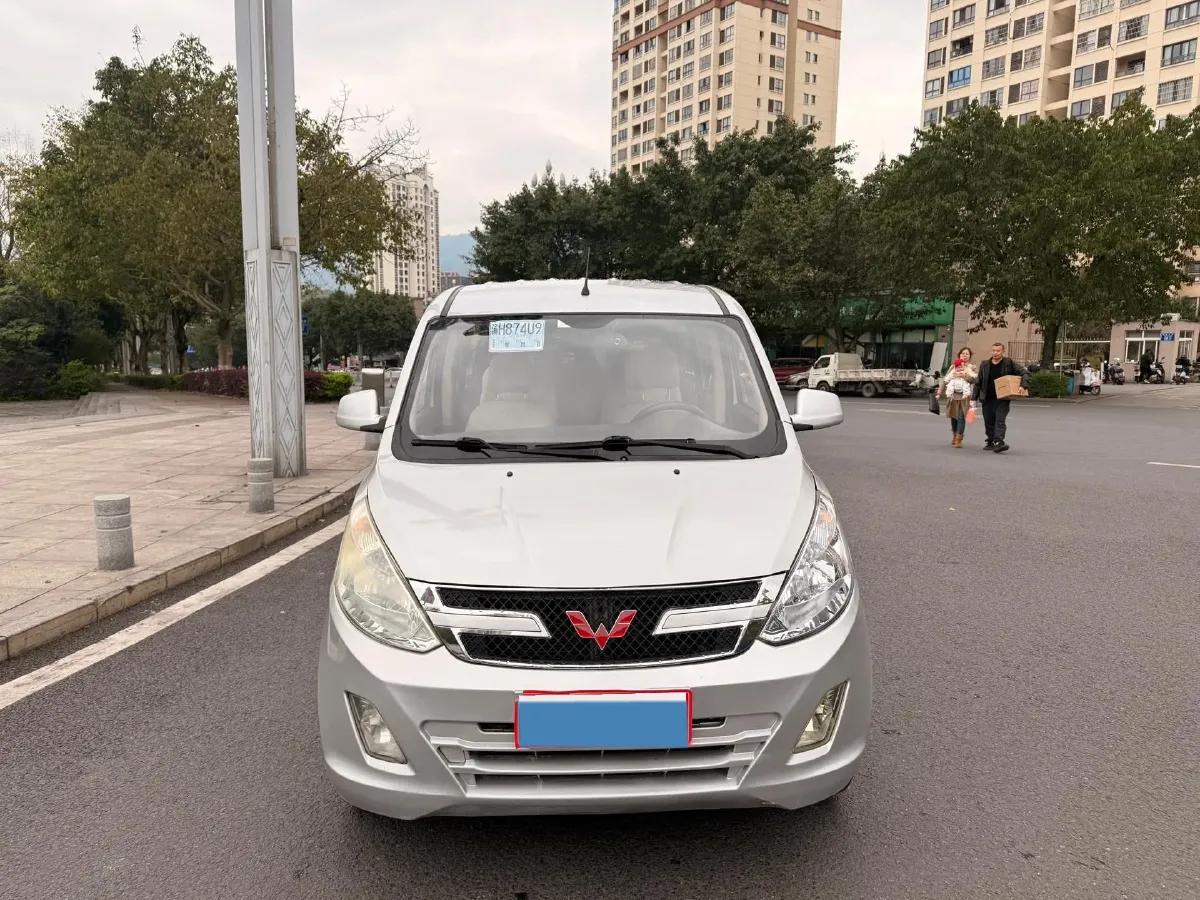 2016 WuLing RongGuang V 1.5L 112HP L4 5MT,autocango,china used car exporter,china ev exporter,chinese used car exporter,chinese used ev exporter