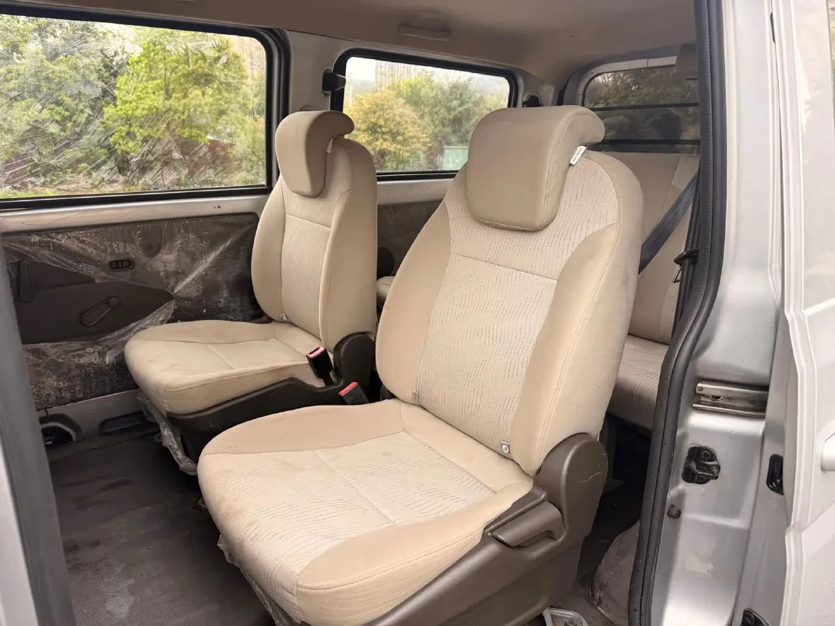 2016 WuLing RongGuang V 1.5L 112HP L4 5MT,autocango,china used car exporter,china ev exporter,chinese used car exporter,chinese used ev exporter