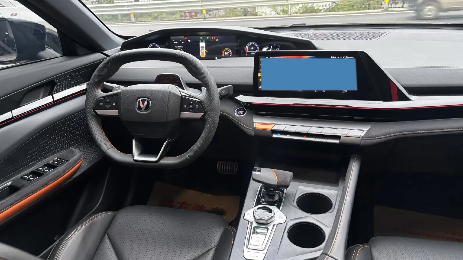 2023 ChangAn UNI-V 1.5T 188HP L4 7DCT,autocango,china used car exporter,china ev exporter,chinese used car exporter,chinese used ev exporter