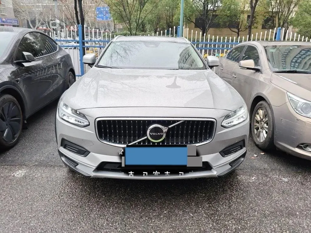 2023 Volvo V90 2.0T 250HP L4 8AT,autocango,china used car exporter,china ev exporter,chinese used car exporter,chinese used ev exporter