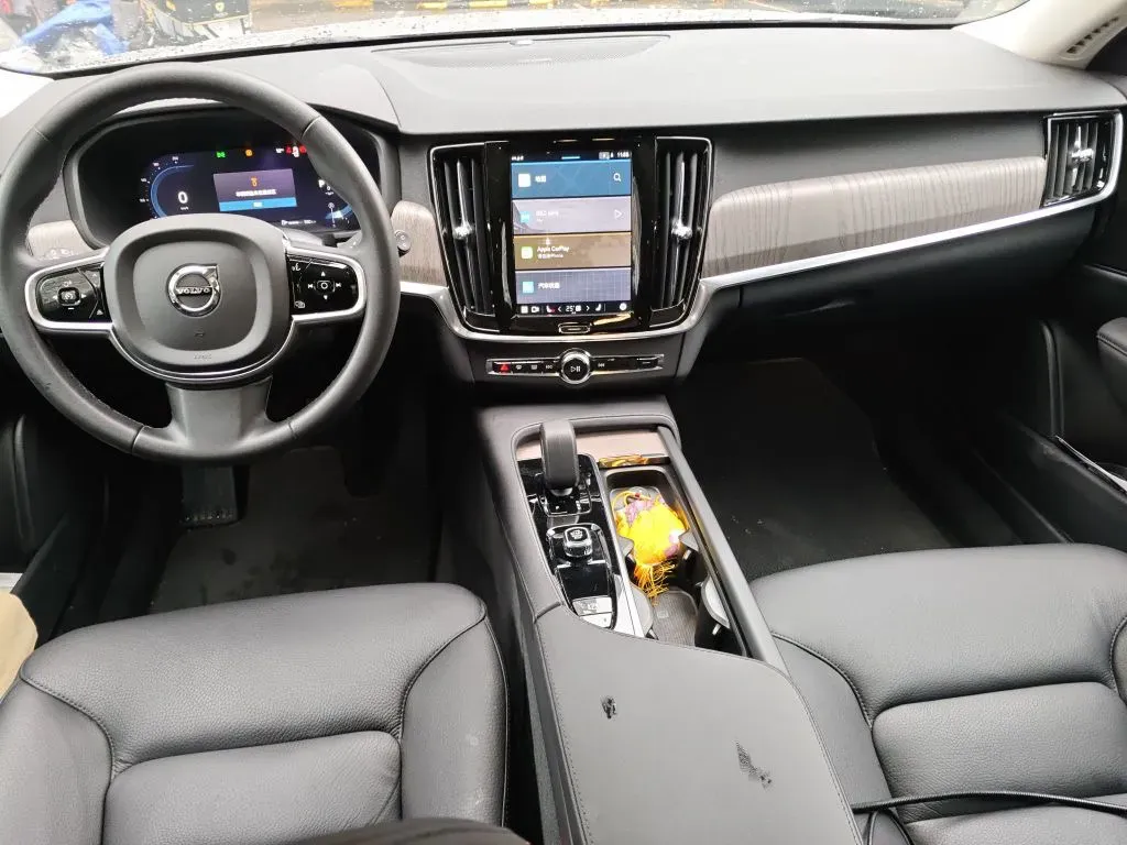 2023 Volvo V90 2.0T 250HP L4 8AT,autocango,china used car exporter,china ev exporter,chinese used car exporter,chinese used ev exporter