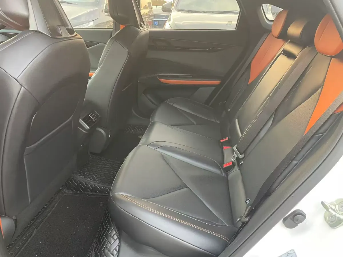 2023 ChangAn UNI-V 1.5T 188HP L4 7DCT,autocango,china used car exporter,china ev exporter,chinese used car exporter,chinese used ev exporter