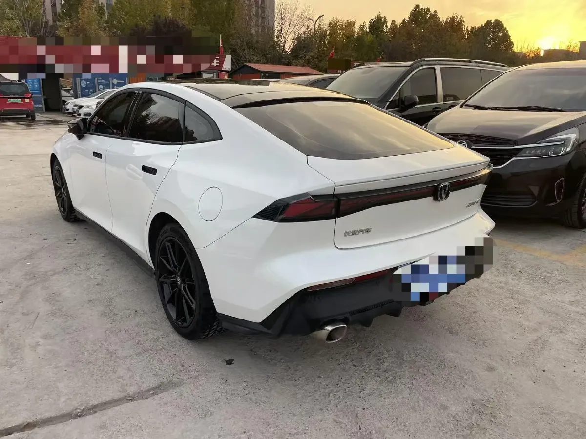 2023 ChangAn UNI-V 1.5T 188HP L4 7DCT,autocango,china used car exporter,china ev exporter,chinese used car exporter,chinese used ev exporter