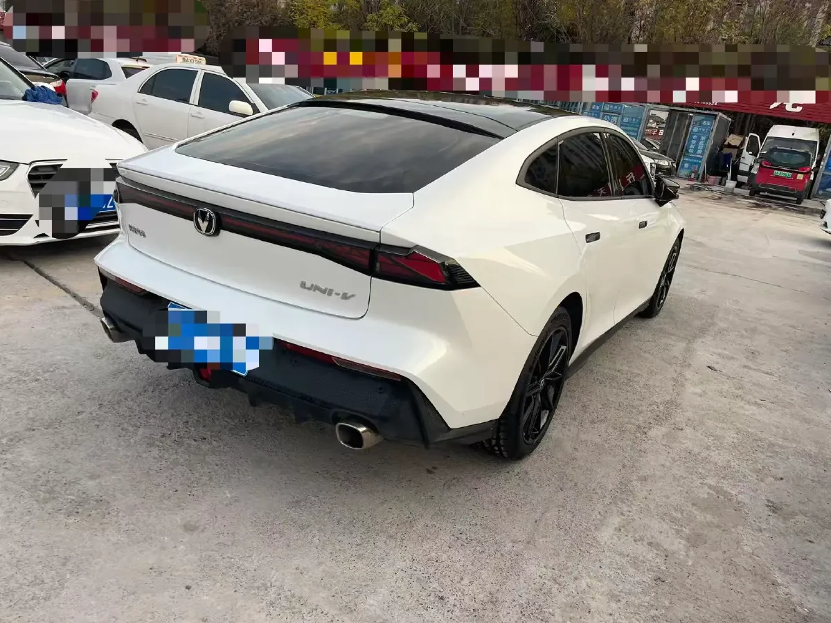 2023 ChangAn UNI-V 1.5T 188HP L4 7DCT,autocango,china used car exporter,china ev exporter,chinese used car exporter,chinese used ev exporter
