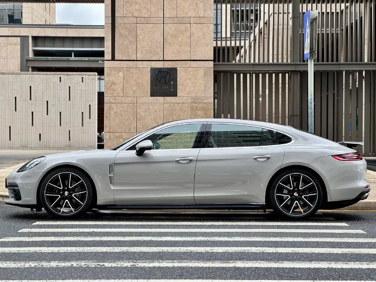 2019 Porsche Panamera 2.9T 330HP V6 8DCT,autocango,china used car exporter,china ev exporter,chinese used car exporter,chinese used ev exporter