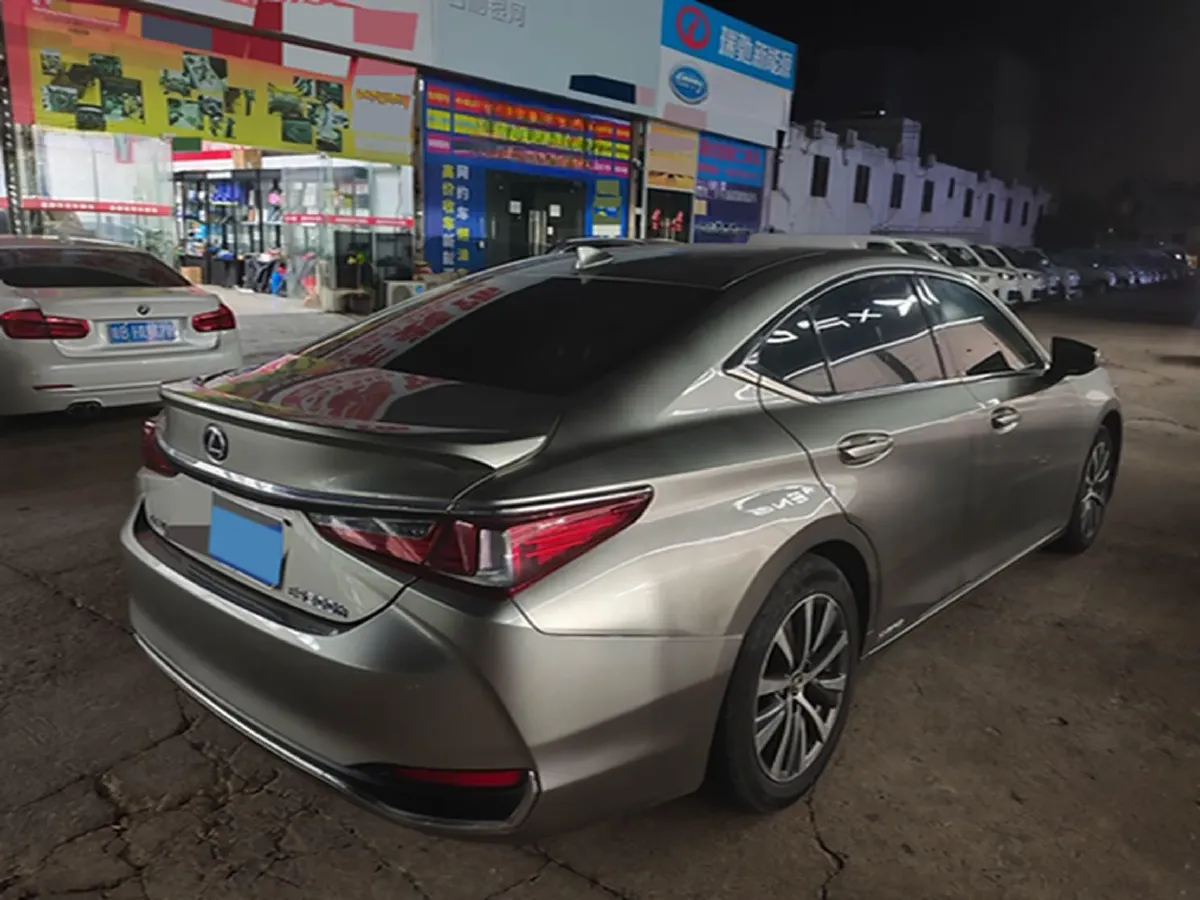 2020 Lexus ES 2.5L 178HP L4 E-CVT Hybrid,autocango,china used car exporter,china ev exporter,chinese used car exporter,chinese used ev exporter