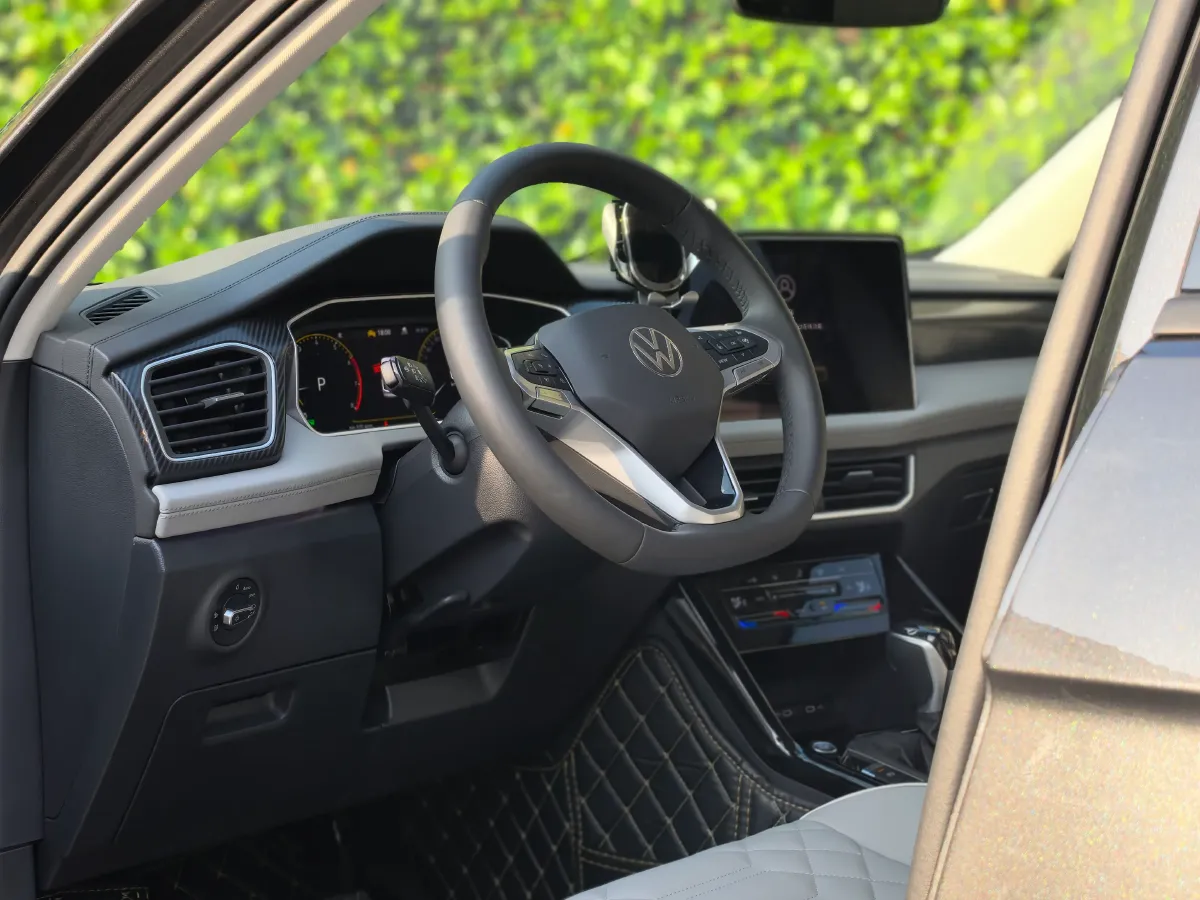 2024 Volkswagen Tayron 2.0T 186HP L4 7DCT,autocango,china used car exporter,china ev exporter,chinese used car exporter,chinese used ev exporter