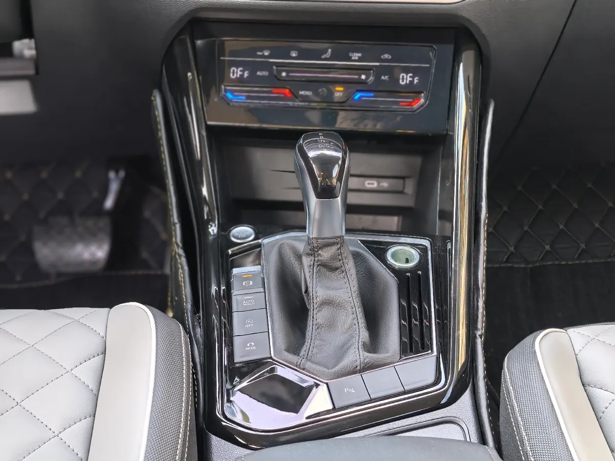 2024 Volkswagen Tayron 2.0T 186HP L4 7DCT,autocango,china used car exporter,china ev exporter,chinese used car exporter,chinese used ev exporter