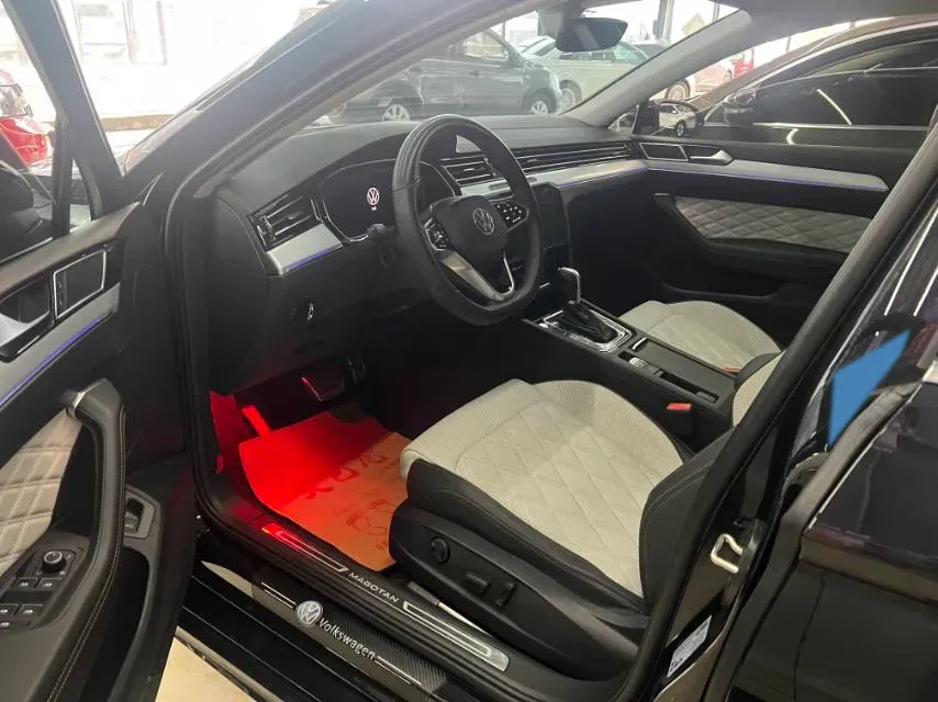 2024 Volkswagen Magotan 2.0T 186HP L4 7DCT,autocango,china used car exporter,china ev exporter,chinese used car exporter,chinese used ev exporter