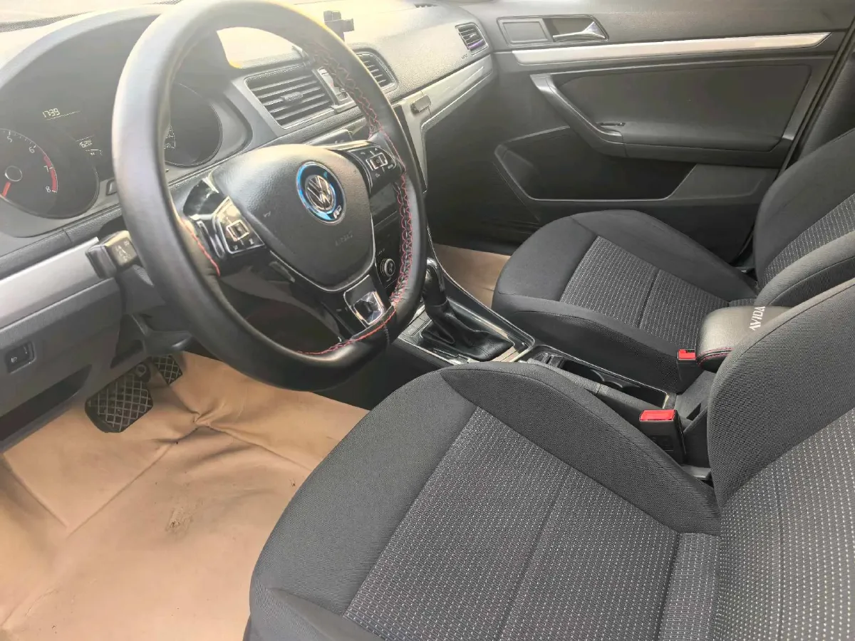 2017 Volkswagen Lavida 1.6L 110HP L4 6AT,autocango,china used car exporter,china ev exporter,chinese used car exporter,chinese used ev exporter